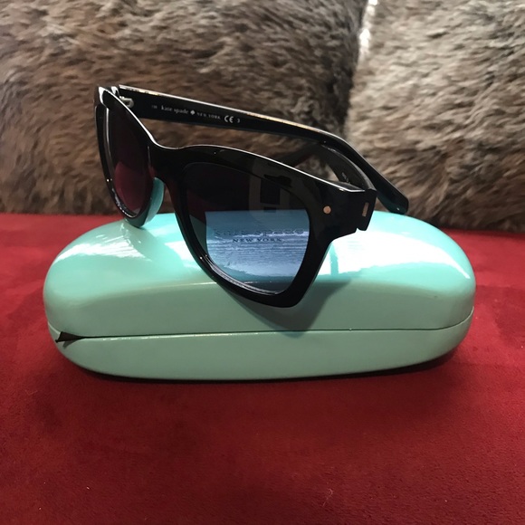 Kate Spade Black Wayfarers - Picture 2 of 3